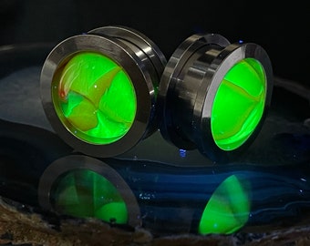 11/16” (18mm) Uranium Red Cat-Eye PAIR Stainless Steel Screw Back Ear Tunnel Plugs vintage vaseline glass cat eye marble ear gauge