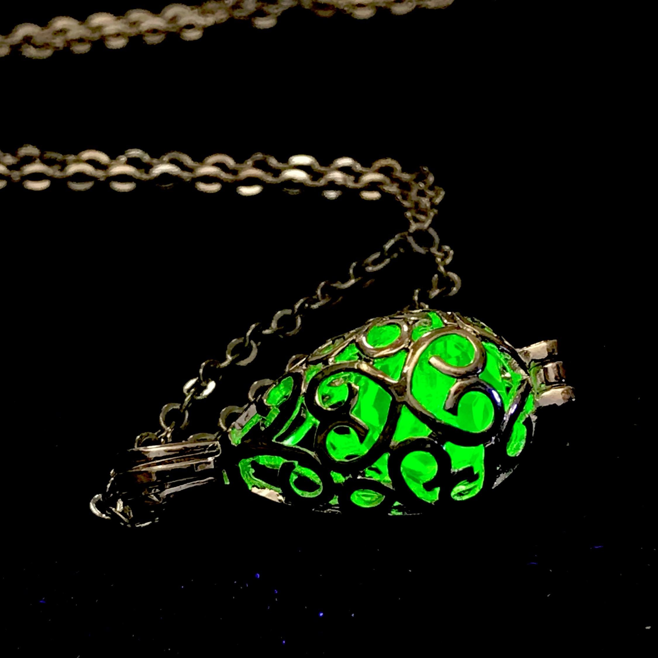 『TAKA ORIGINAL』Pitcher Plant Trap Necklace Pitcher Plant Trap Necklace – TAKA ORIGINAL LIMITED