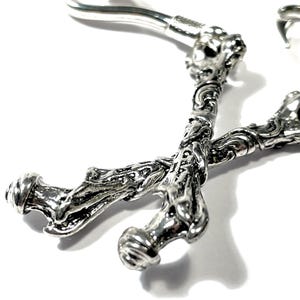 Menschliches Femur Ohr Hänger 14g-00g Paar Ohr Gewichte Antik Silber strukturierte Bein Knochen Unisex gruselige Makabre baumeln Gauges ** Für gemessene Ohren **