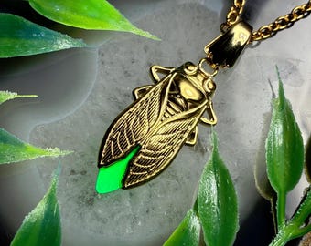 Uranium Glass Golden Firefly Pendant UV Reactive Cicada Necklace, Stainless Steel
