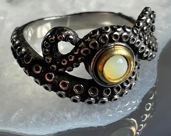 Uranium Glass Kraken Ring, Stainless Steel, UV Reactive, Sizes 7 - 13