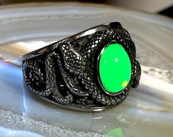 Uranium Glass Snake Ring, Stainless Steel, UV Reactive, Sizes 7 - 13