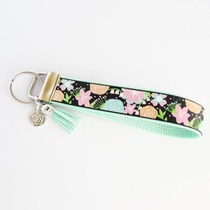 Glittered Floral Key Fob - Flower Key Fob - Floral Keychain - Floral Wristlet - Gift Under 10 - Flower Gifts - Floral Keyholder - Mom Gift