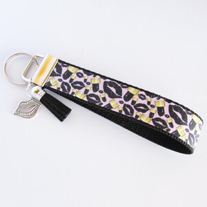 Lips Key fob - Lips Keychain - Lipstick Key Fob - Goth Key Fob - Makeup Key Fob - Cosmetologist Gift - Kiss Key Fob - Lips Wristlet For Her
