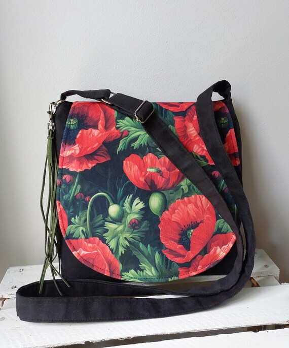 ポピーで飾られたクロスボディバッグ、ミディアムサイズの財布、花柄  
