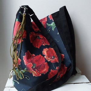 Große Schultertasche mit Popies, Ganztagstasche, Blumentasche, Ethische Mode, vegane Öko-Tasche, Reißverschluss, handwerklich hergestellt, Geschenkidee für Frauen
