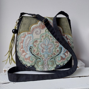 Schwarze und grüne Umhängetasche, Orientalische Crossbody-Tasche, Messenger-Tasche, Vegan Tasche, Orientalische Handtasche, Mittelgroße Tasche, einzigartiges Kleidungszubehör