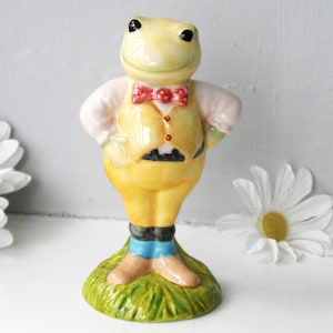 Vintage ROYAL ALBERT ~ Toad figurine  ~ The Wind in the Willows ~ AW 1 ~ Rare