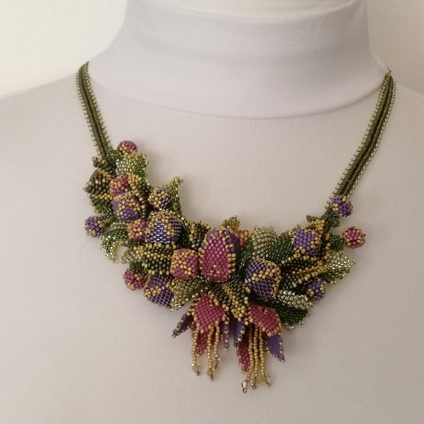 FUCHSIA necklace