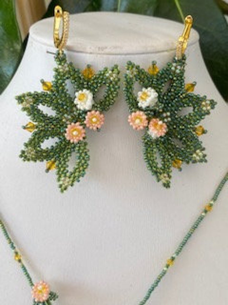 Il seme,il fiore,la vita Tessitura di Perline, Weaving Beads, fiori, flowers, parure, necklace, earrings, collana, orecchini immagine 2