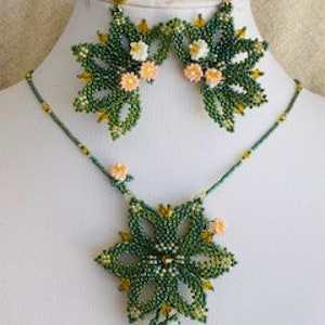 Il seme,il fiore,la vita Tessitura di Perline, Weaving Beads, fiori, flowers, parure, necklace, earrings, collana, orecchini immagine 1