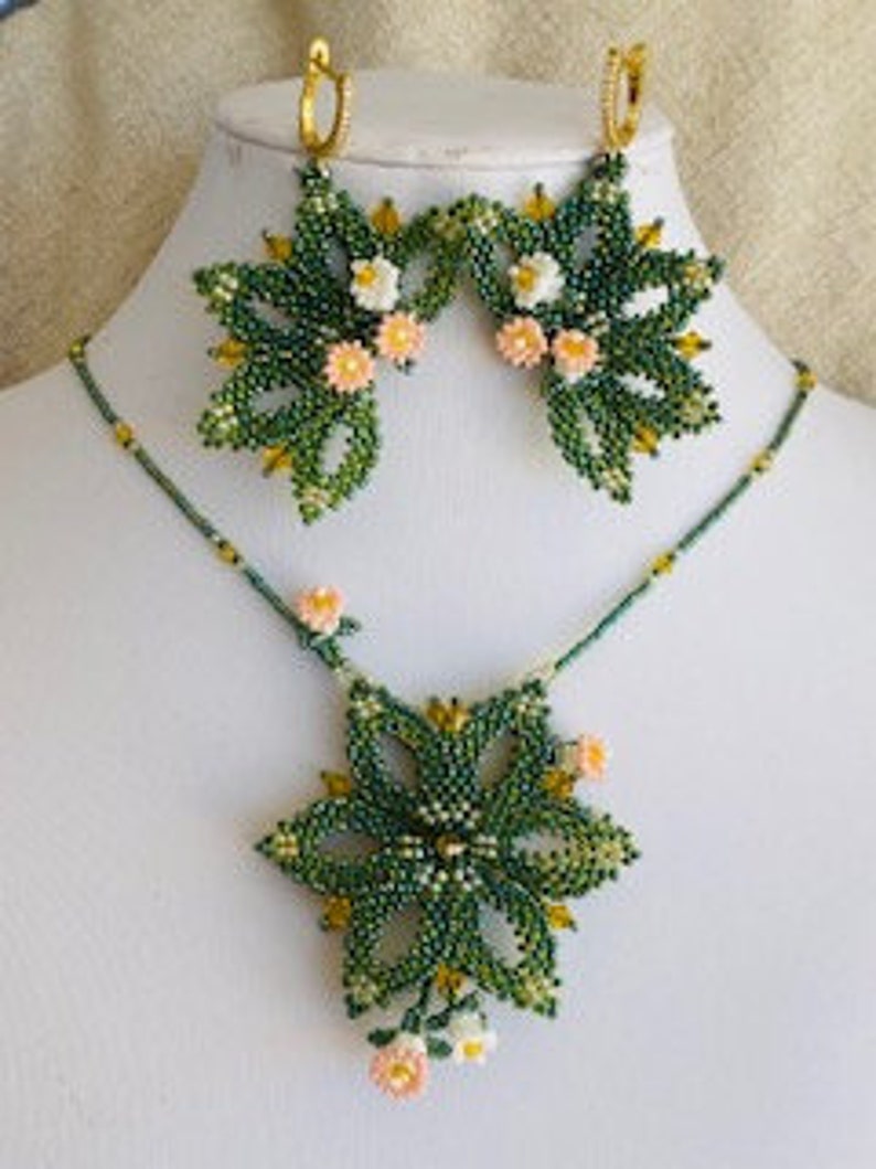 Il seme,il fiore,la vita Tessitura di Perline, Weaving Beads, fiori, flowers, parure, necklace, earrings, collana, orecchini immagine 1