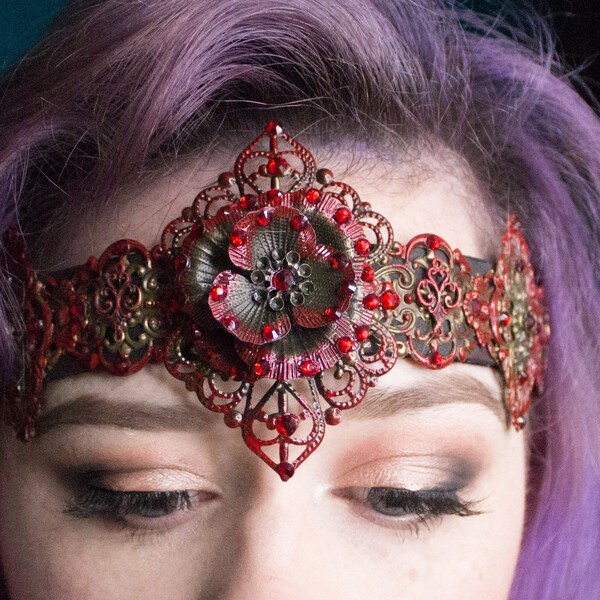 headpiece red