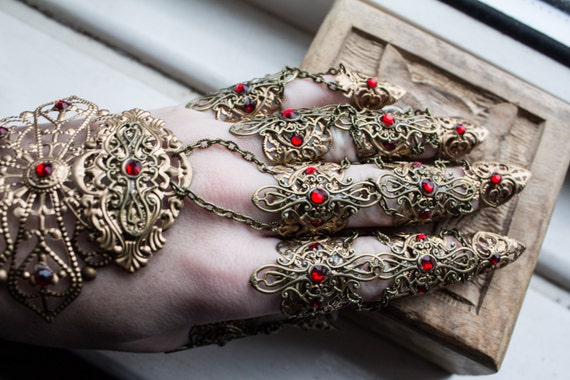 Gold Glove Claws - Emerald Cardinal - Goth Jewellery - Nail Rings