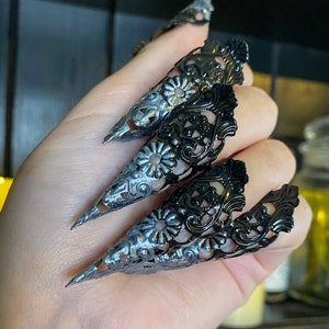 Dragon Claw Rings - Nail jewellery - Nail Bite Prevention - Goth Jewelry - Witch claws - Halloween costume - finger armour - cosplay armor