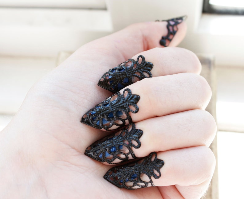 Small Claw Rings Nail jewellery Nail Bite Prevention Goth Jewelry Witch claws Halloween costume finger armour cosplay armor image 1