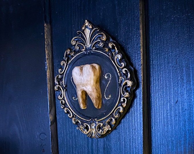 Mini Wall Art Tooth