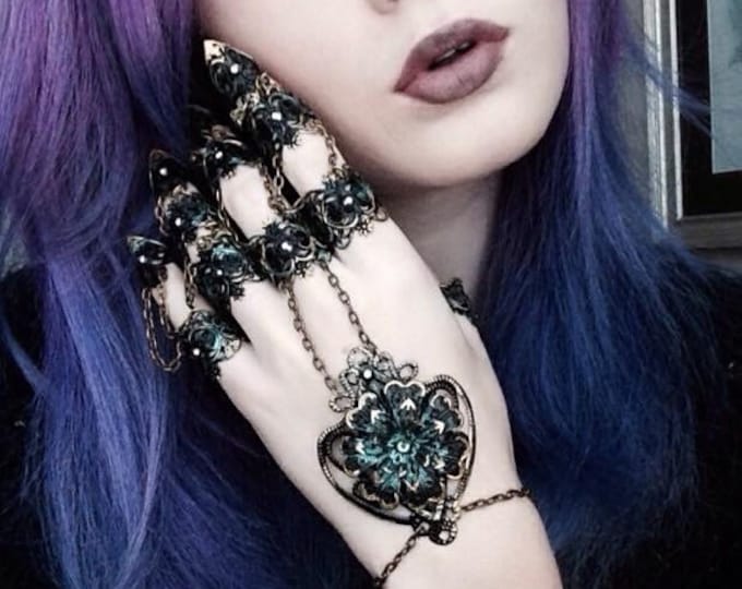 Full Hand Black Dahlia