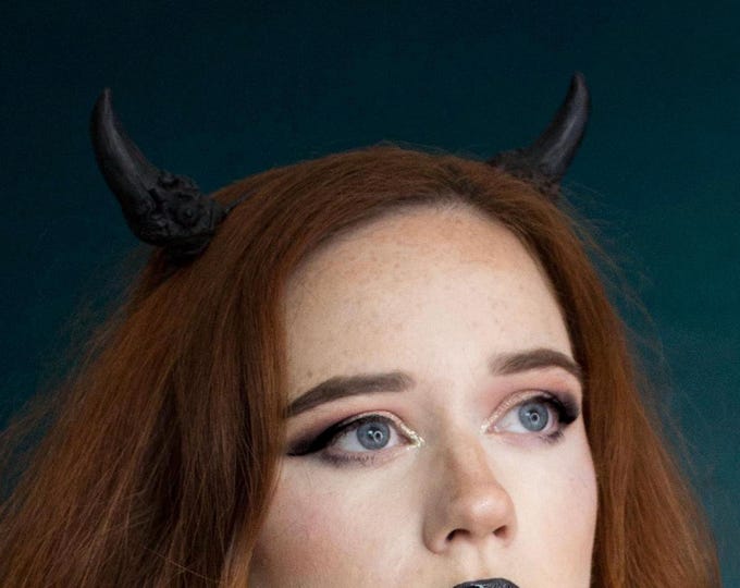 Devil Horns in Black
