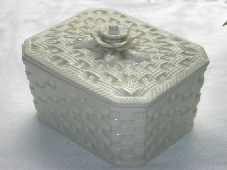 Japan Basket Weave Box Vintage Trinket Box Trinket Box with 3D Flowers