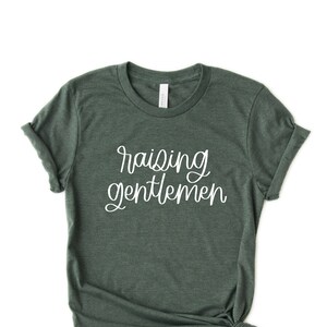 Raising Gentlemen Cut File - Boy Mom SVG - Boy Mama Shirt - Moeder SVG - Handletterd SVG - Boy Mom Shirt svg