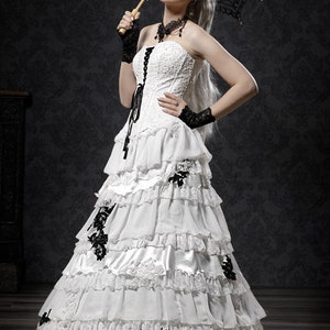 Legendarische sprookjesachtige trouwjurk / zwart-witte extravagante trouwjurk / het origineel van Feist Style afbeelding 5