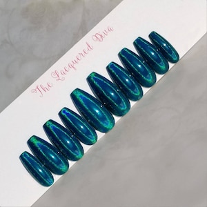 Ticklish Teal press on false acrylic nails, hand painted