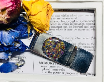 Memorial dried flower from funeral money clip