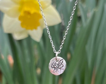 Spring daffodil silver necklace - Dainty necklace, recycled sterling silver necklace, nature jewellery, eco-friendly, sustainable silver