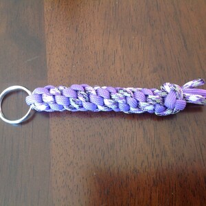 Paracord keychain
