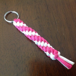Paracord keychain
