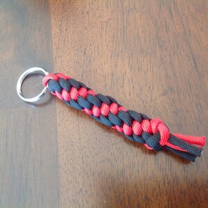 Paracord keychain