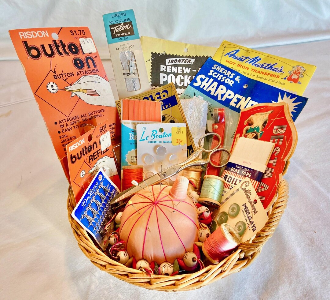 Vintage Sewing Notions & Tools Bundle, Sewing Kits/vintage, Sewist Gift