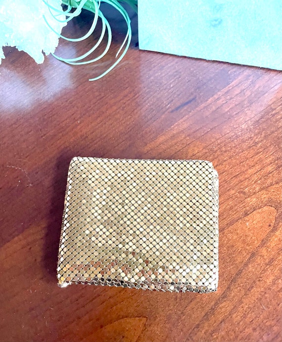 Restroom Mesh Gold Metal Wallet