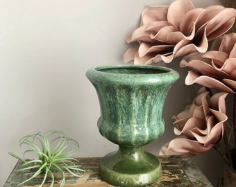 Beautiful Haeger Urn Planter