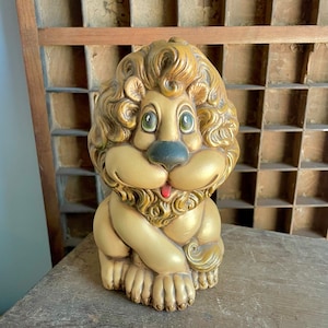 Reto Lion Ceramic Bank