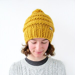 Chunky Knit Pom Pom Hat - Knitted Fall Winter Beanie for Women