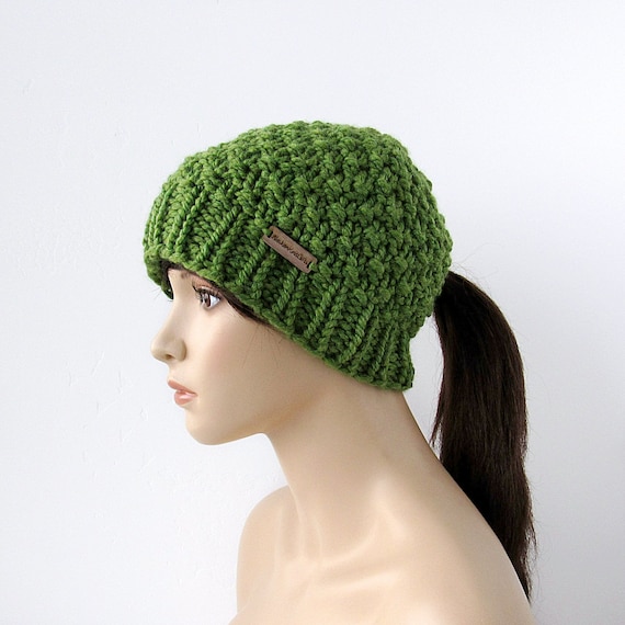 Green Chunky Knit Ponytail Beanie - Classic Ponytail Hat  display picture 3