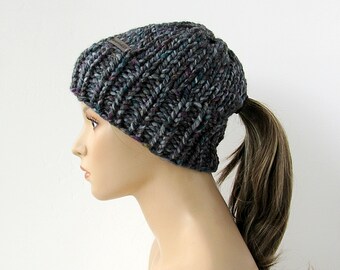 Gorro de punto grueso con cola de caballo - Gorro de punto con agujero para la cola de caballo - Gorro de cola de caballo baja - Tejido a mano