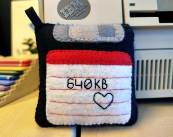 Floppy Disk Ornament - 640KB and a heart label, black diskette, 1980s, Handmade felt toy, Computer disk, Home decor, geek gift