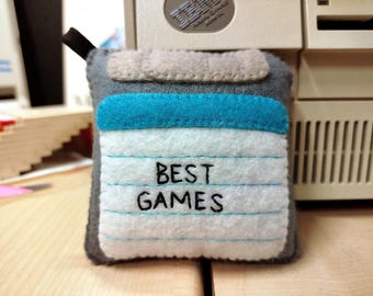 Floppy Disk Ornament - "Best Games" label on a grey diskette, 80s and 90s, Computer disk, Handmade felt toy, Home decor, geek gift