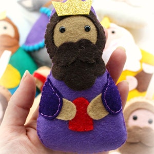 Make Your Own felt Nativity Garland Kit, Christmas garland, felt garland, Christmas ornament, craft kit, Nativity set, felt decoration image 4