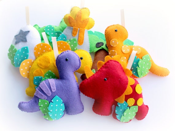 PDF instructions for felt Dinosaur garland. Dinosaur decor. Digital Pattern. Instant Download. Patterns for 8 decorations included.