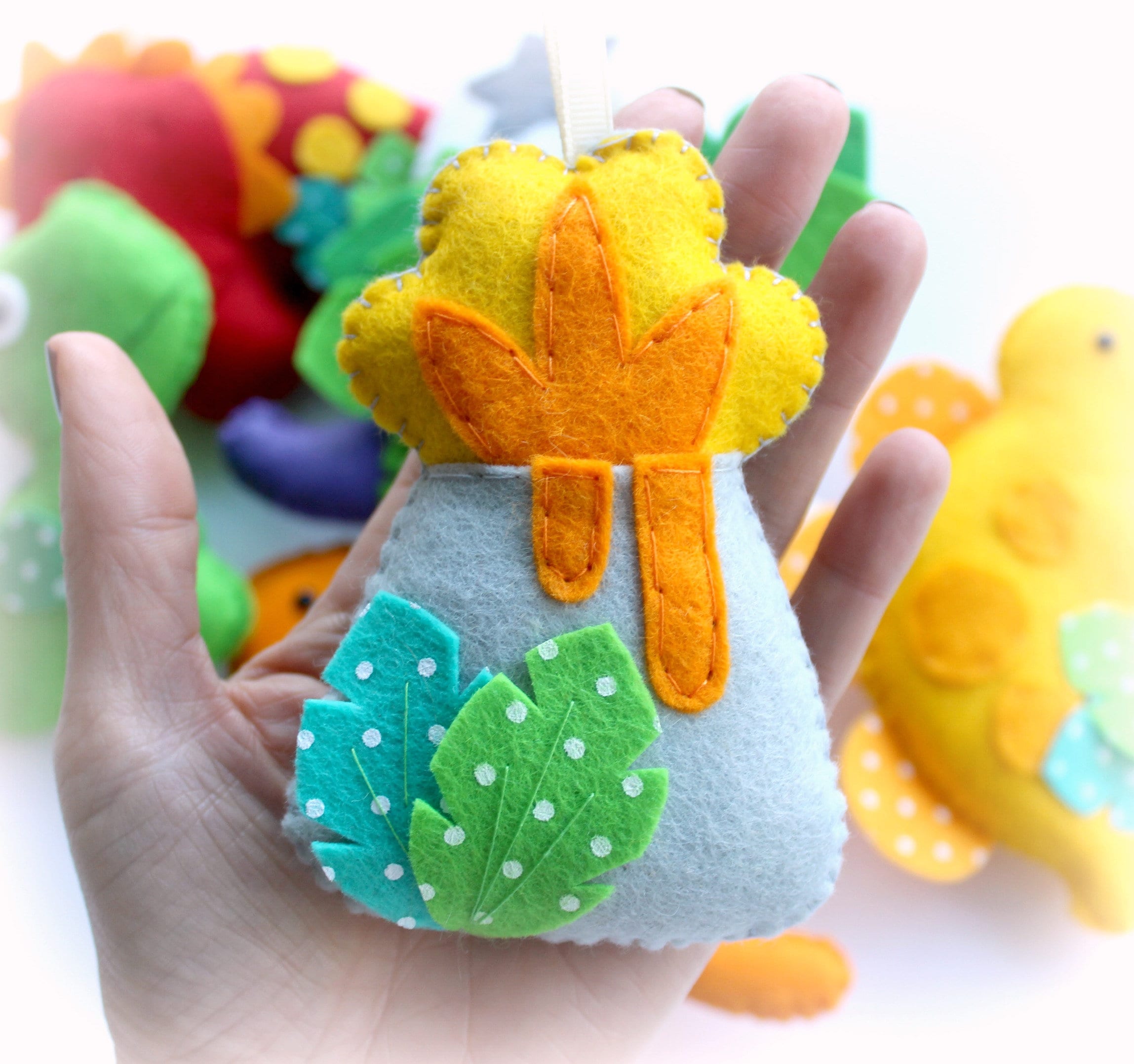 Make Your Own Felt Dinosaur Garland Kit. Felt Decorations. Etsy UK