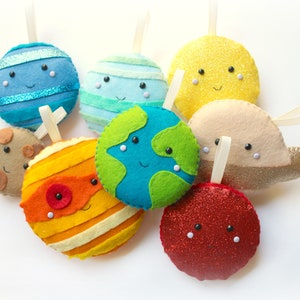 Felt Solar System Garland. Space Garland. Felt planets. Handmade set of 8 felt decorations. Planet Earth. Mercury, Venus, Mars, Jupiter.