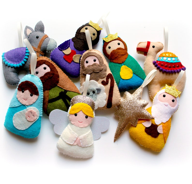 Make Your Own felt Nativity Garland Kit, Christmas garland, felt garland, Christmas ornament, craft kit, Nativity set, felt decoration image 1