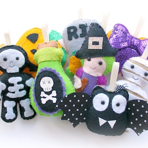 Make Your Own felt Halloween Garland Kit. Sewing pattern. DIY Craft. Sew Your Own. Craft kit. Felt garland, Halloween decor, felt kit