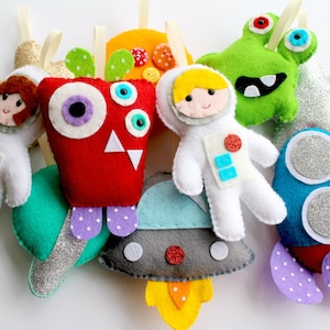 Make Your Own felt Aliens and Astronauts Garland Kit. Bright colourway. Sewing pattern. DIY Craft. Felt kit. Craft kit.