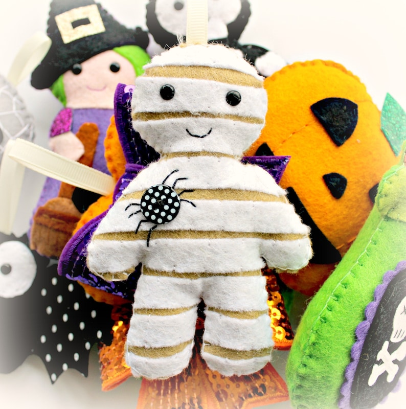 Halloween Felt Garland
 Make Your Own Felt Halloween Garland Kit Sewing Pattern DIY Etsy