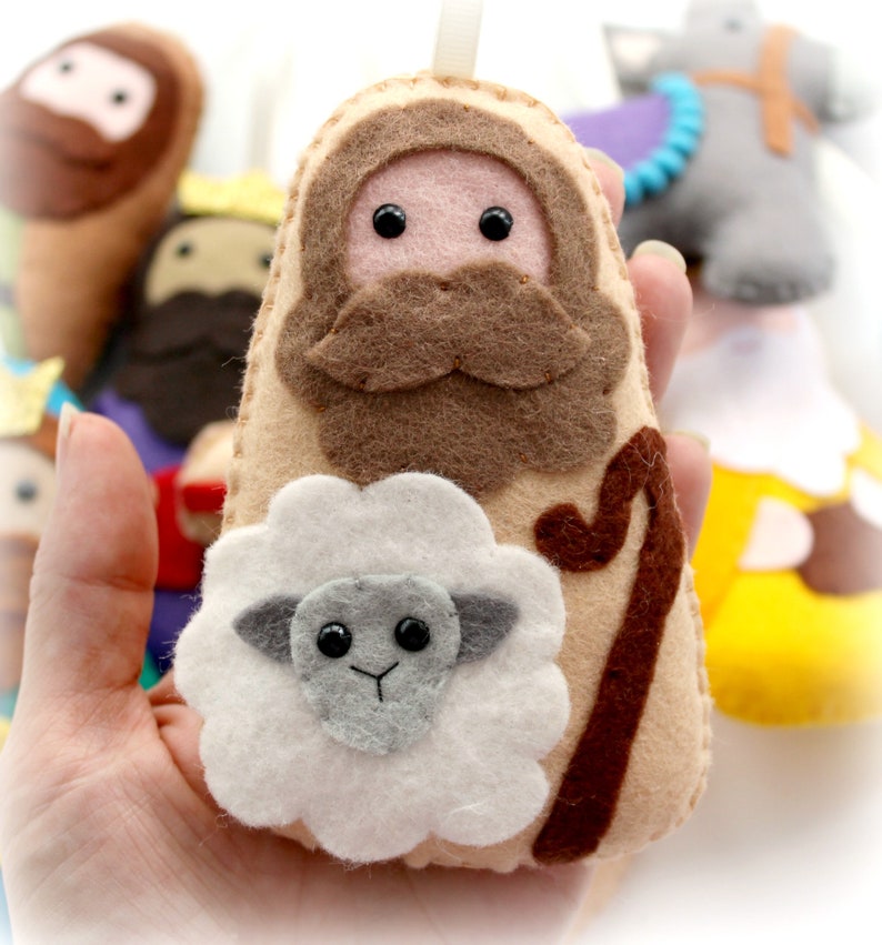 Make Your Own felt Nativity Garland Kit, Christmas garland, felt garland, Christmas ornament, craft kit, Nativity set, felt decoration image 10